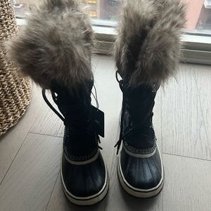 Women’s Sorel winter boots. Never worn new with tags